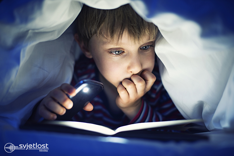 Should children read in the dark?